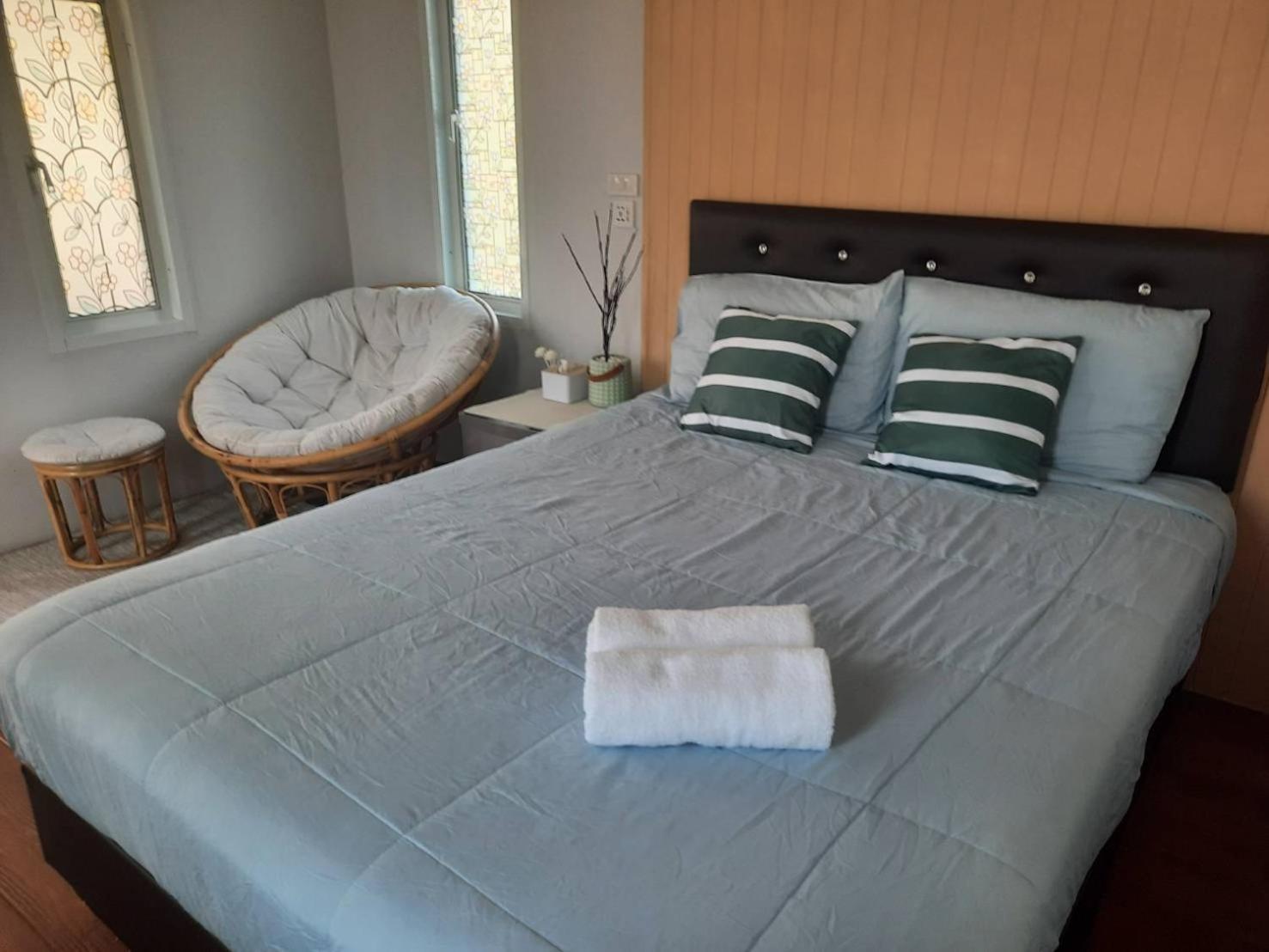 Homlomchomsuan หอมลมชมสวน Appartement Ban Mai  Buitenkant foto
