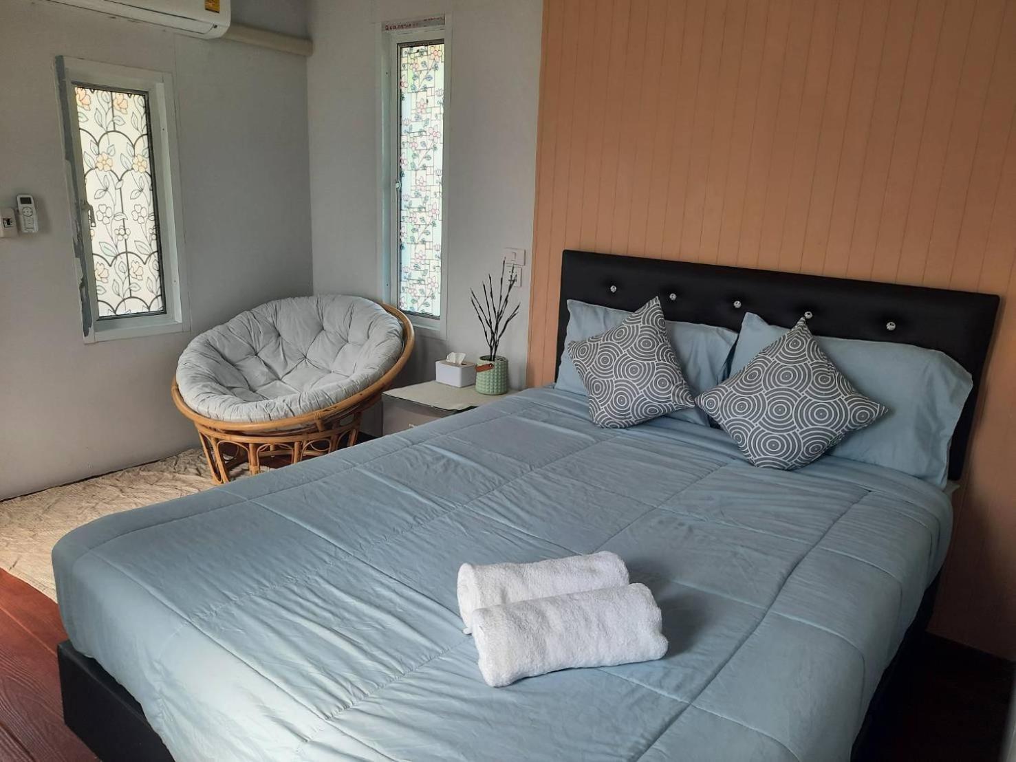 Homlomchomsuan หอมลมชมสวน Appartement Ban Mai  Buitenkant foto