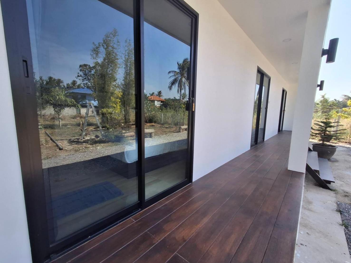 Homlomchomsuan หอมลมชมสวน Appartement Ban Mai  Buitenkant foto