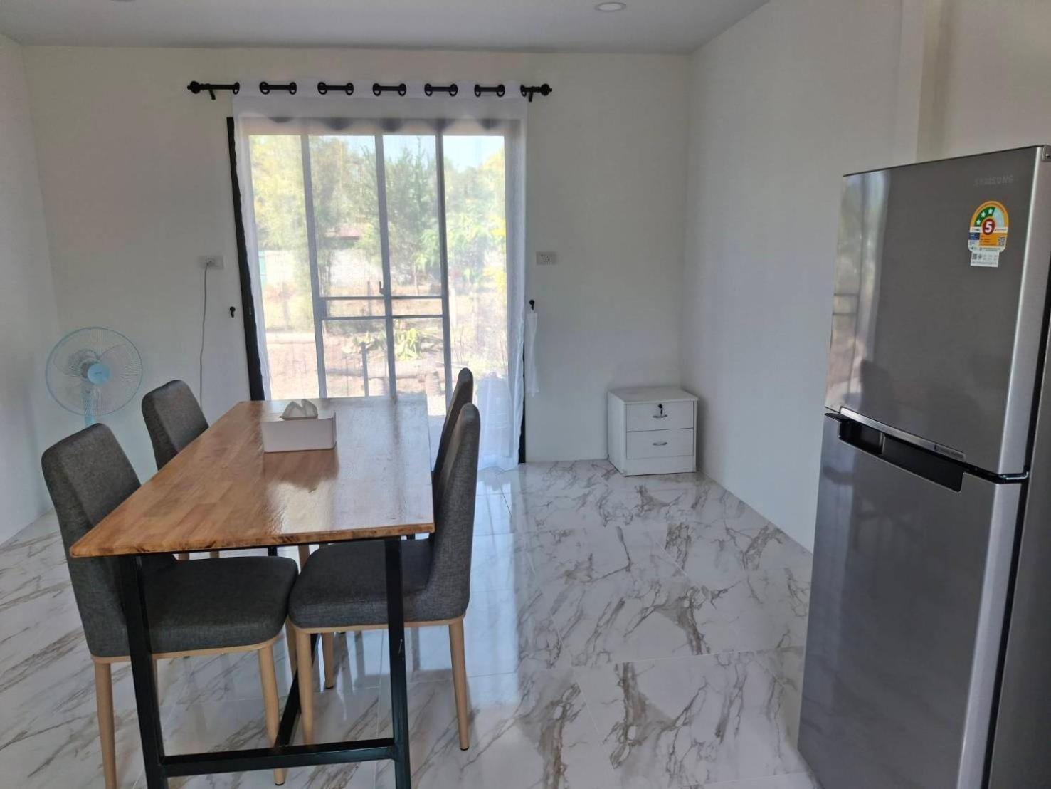 Homlomchomsuan หอมลมชมสวน Appartement Ban Mai  Kamer foto